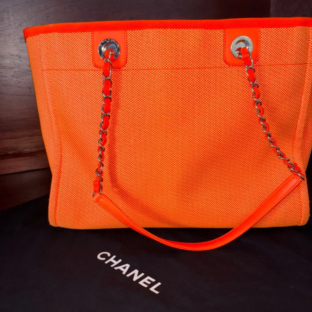 CHANEL Orange Tote‎ Bag with Neon Accents - Picture 5 of 9